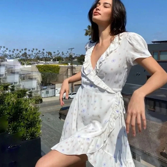 Azitzia Sunday Best Ruffle Wrap Puff Sleeve Mini Tie Waist Floral Dress Women - Picture 2 of 8